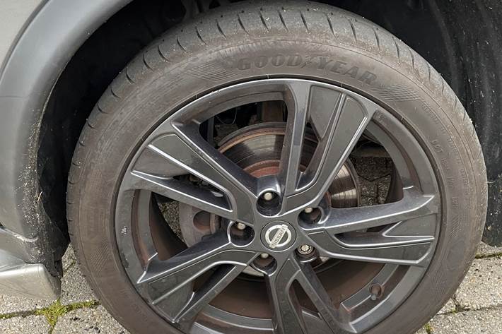 Grå Nissan Juke fra 2016
