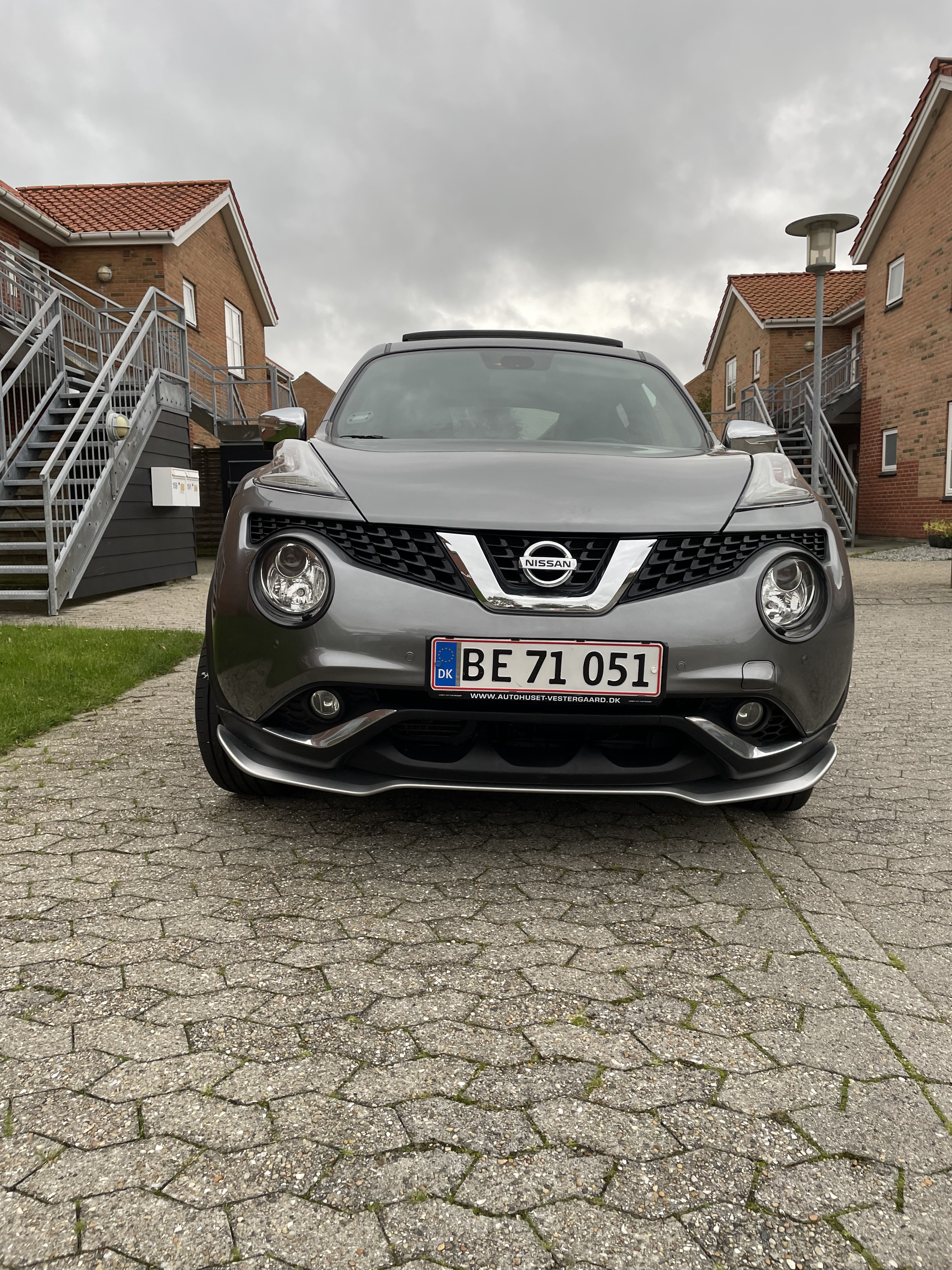 Grå Nissan Juke fra 2016