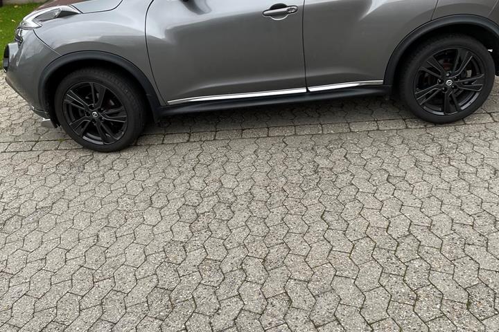Grå Nissan Juke fra 2016