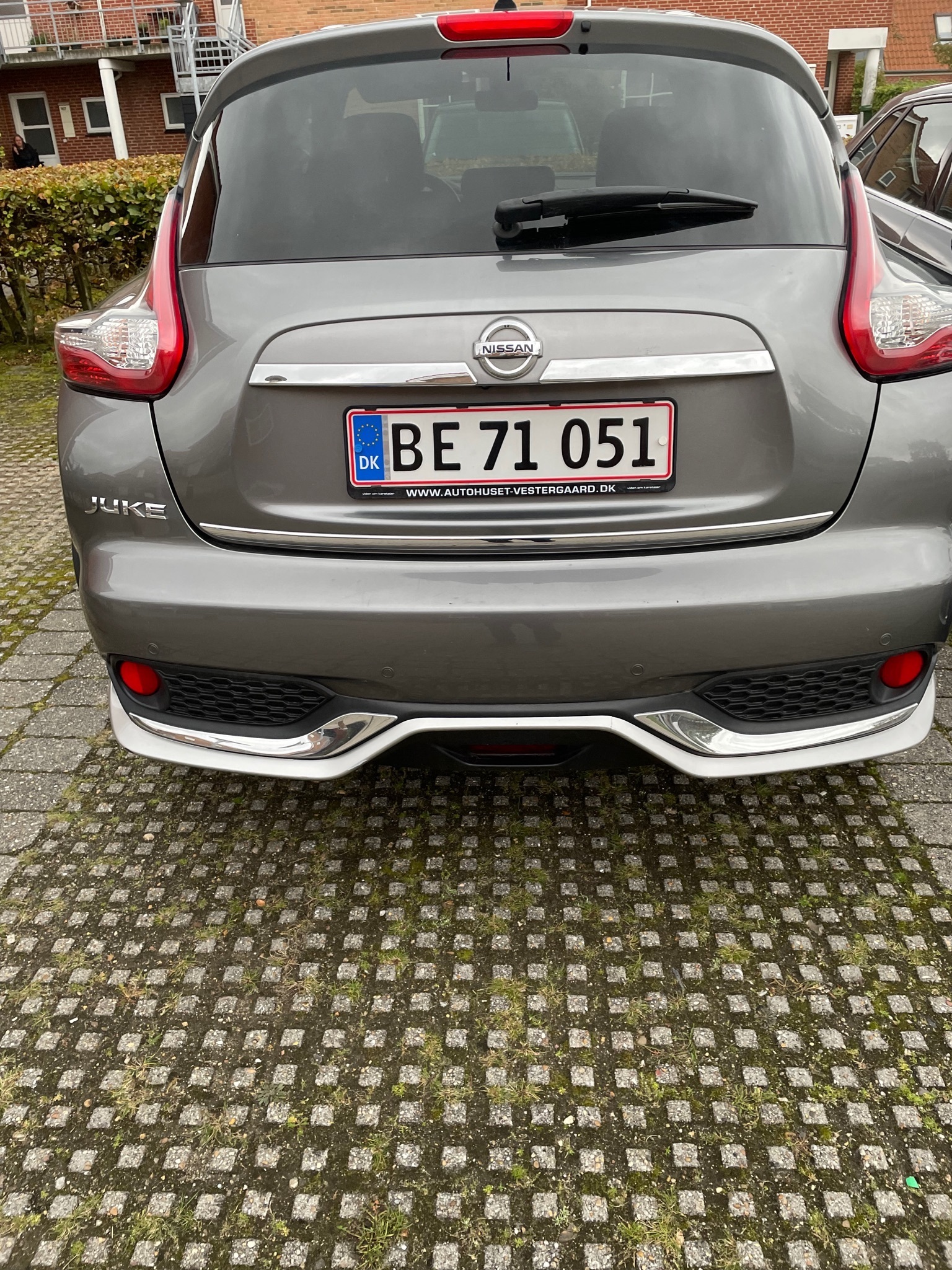 Grå Nissan Juke fra 2016