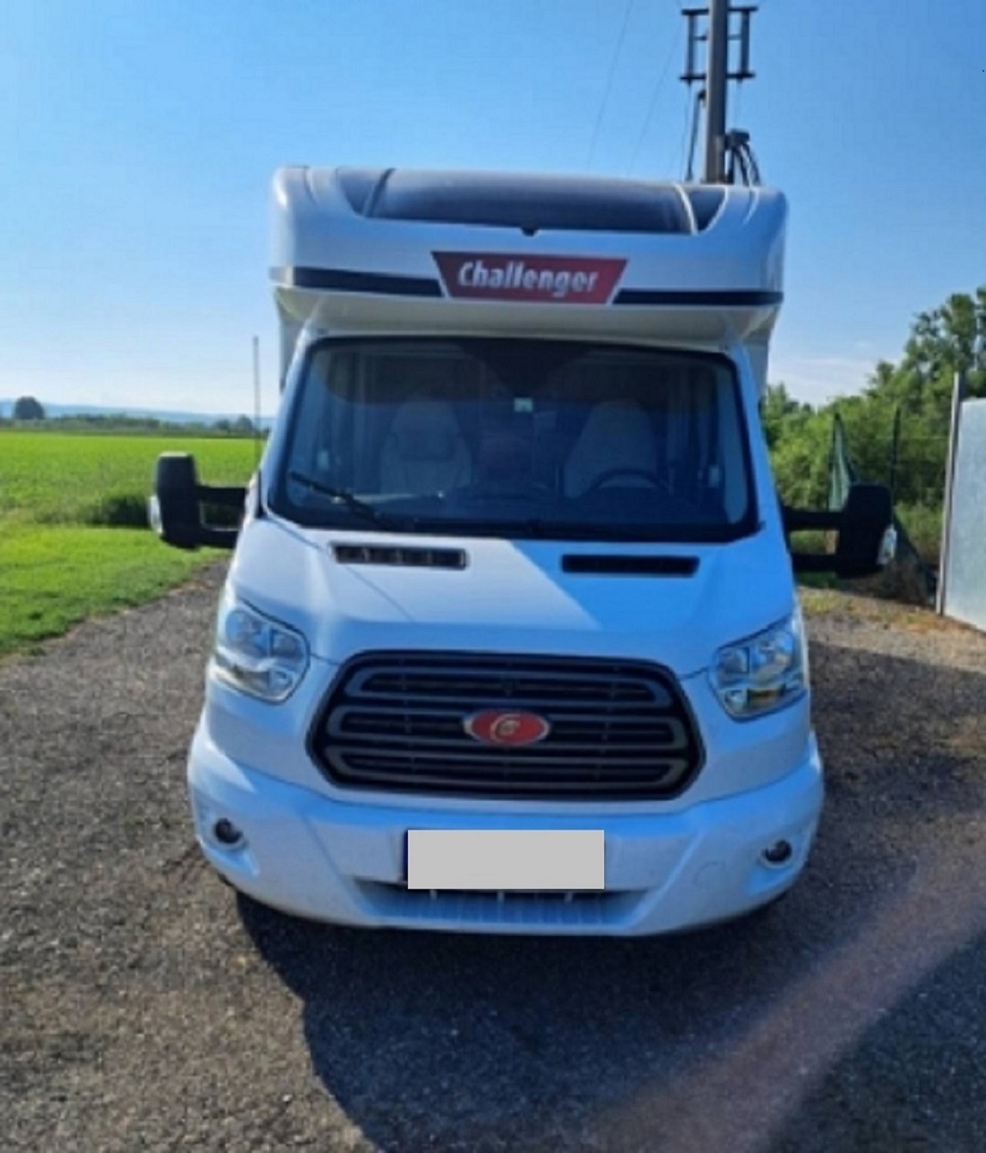 Hvid Ford Challenger fra 2019