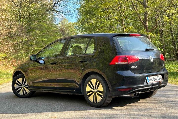 Sort VW Golf fra 2014