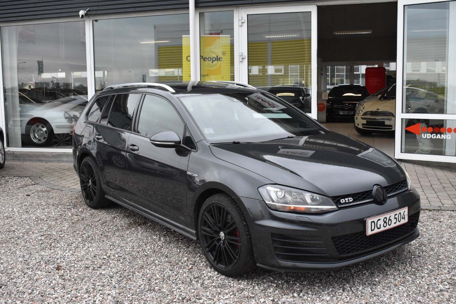 Sort VW Golf VII fra 2016