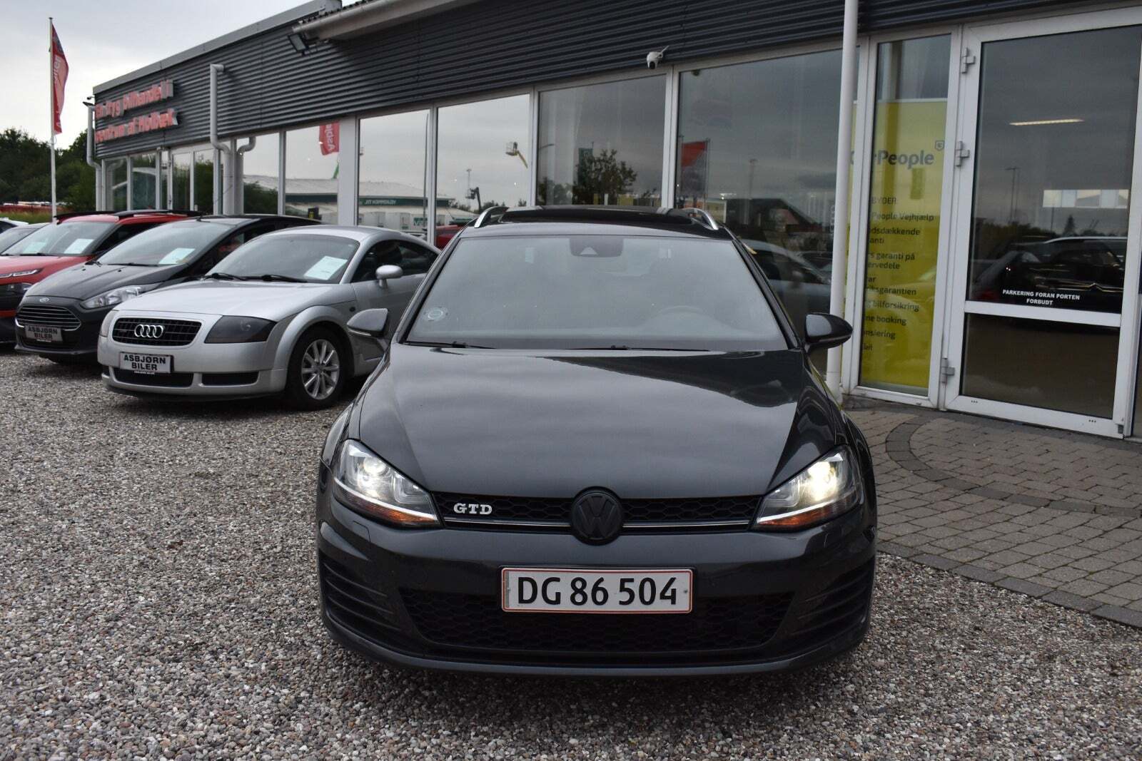 Sort VW Golf VII fra 2016