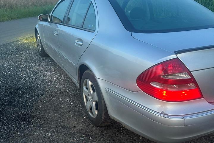 undefined Mercedes 280 E fra 2005