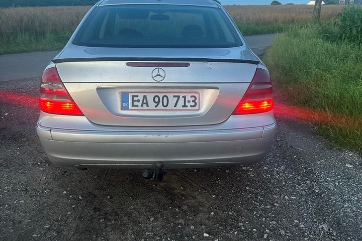 undefined Mercedes 280 E fra 2005