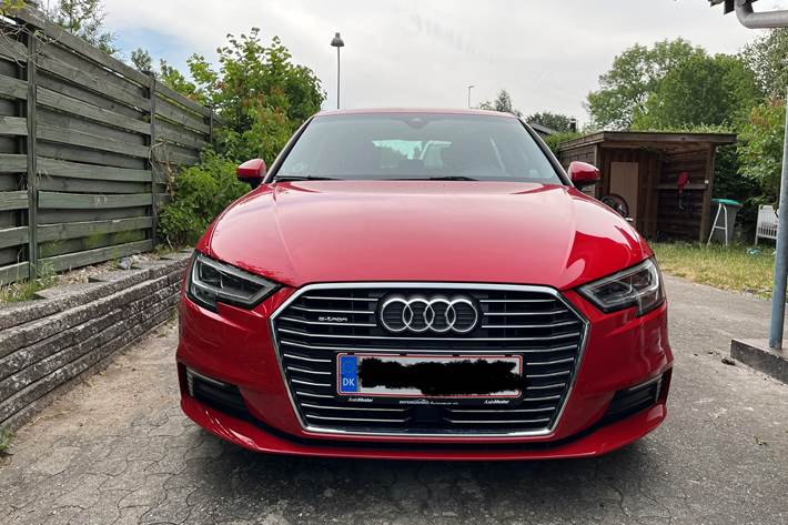 Rød Audi A3 fra 2017