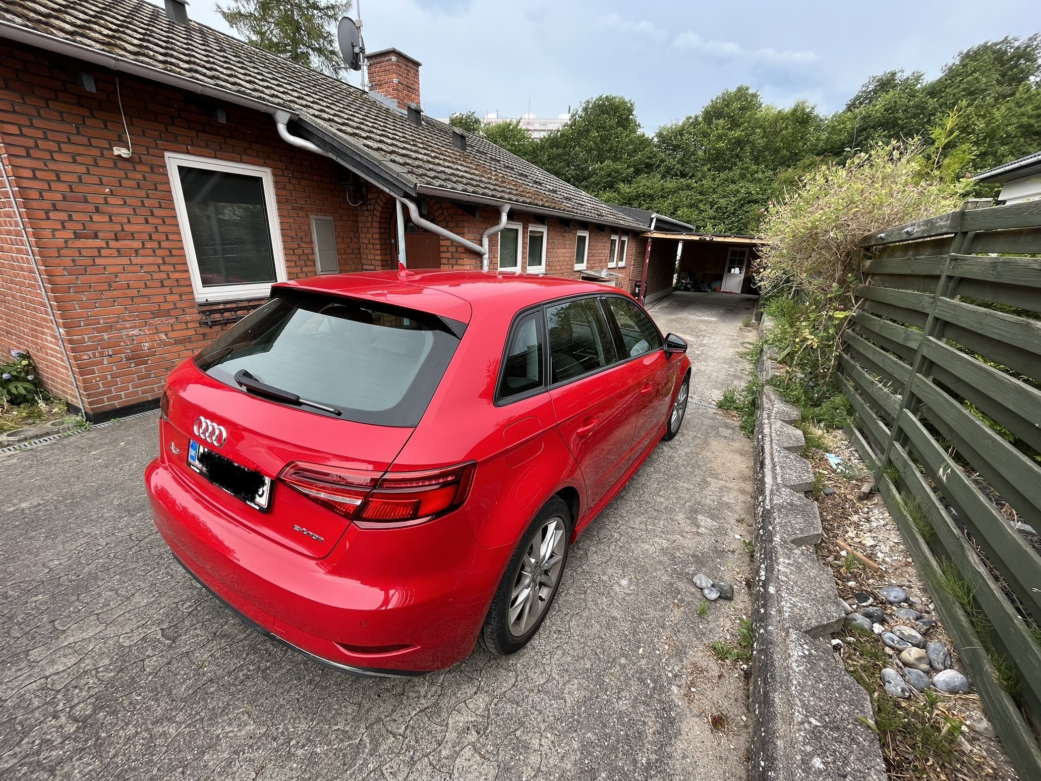 Rød Audi A3 fra 2017