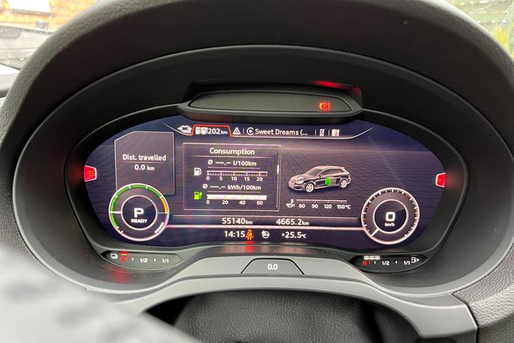 Rød Audi A3 fra 2017