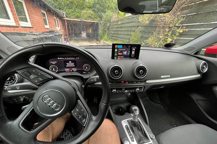 Rød Audi A3 fra 2017