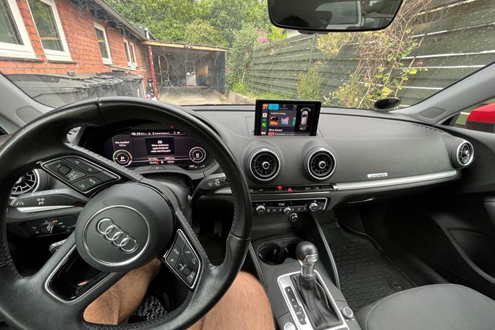 Rød Audi A3 fra 2017