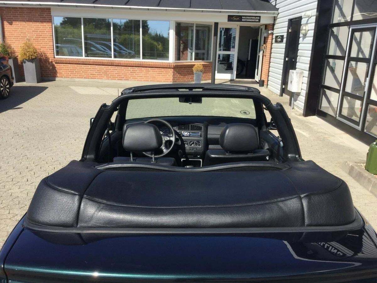 Grøn VW Golf III fra 1994 set indefra