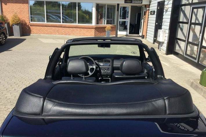 Grøn VW Golf III fra 1994 set indefra