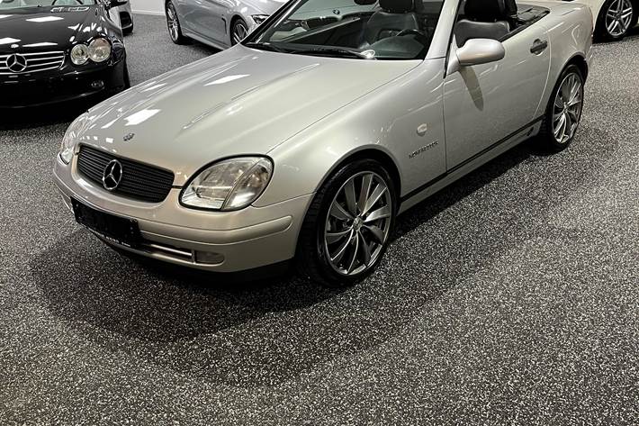 Sølv Mercedes SLK230 fra 1997
