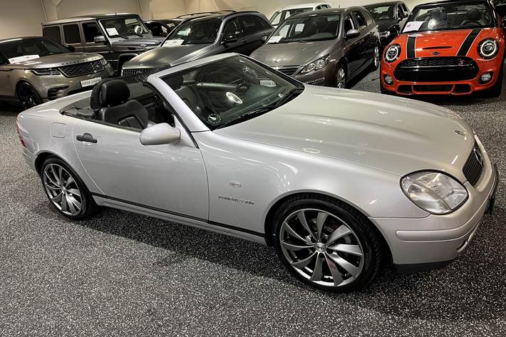 Sølv Mercedes SLK230 fra 1997