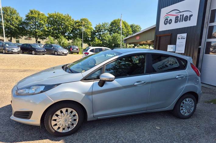 Grøn Ford Fiesta fra 2014