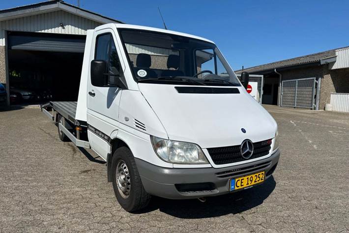 Hvid Mercedes Sprinter 316 fra 2004