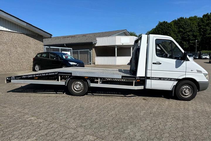 Hvid Mercedes Sprinter 316 fra 2004