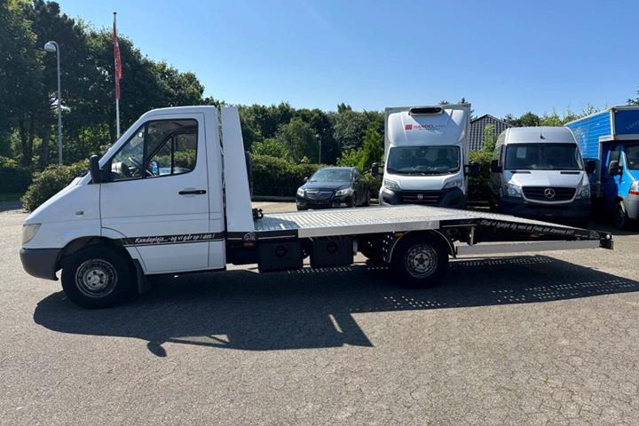 Hvid Mercedes Sprinter 316 fra 2004