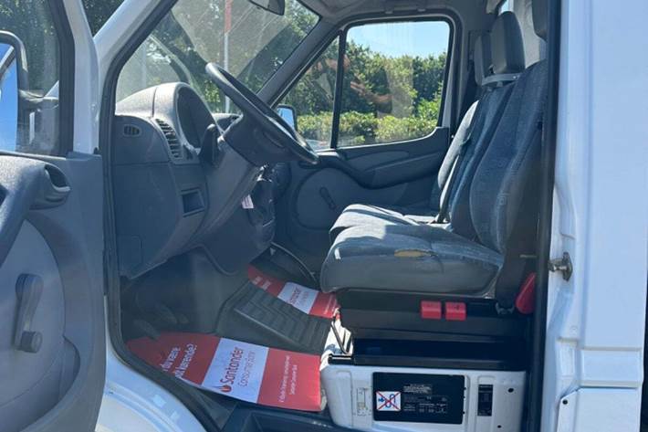 Hvid Mercedes Sprinter 316 fra 2004