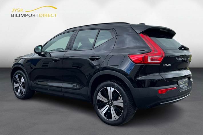 Sort Volvo XC40 fra 2023