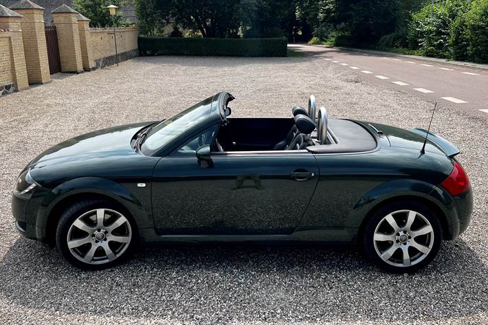 Grøn Audi TT fra 2003