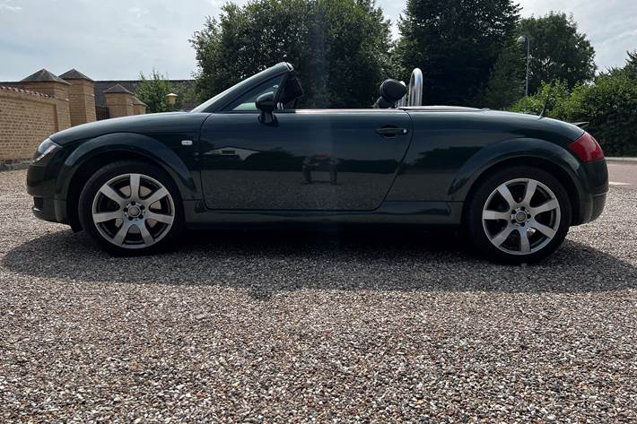 Grøn Audi TT fra 2003