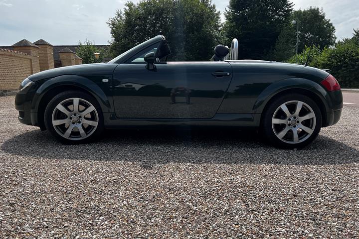Grøn Audi TT fra 2003