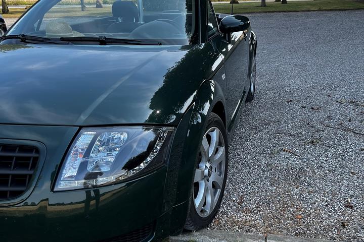 Grøn Audi TT fra 2003