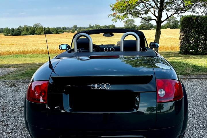 Grøn Audi TT fra 2003