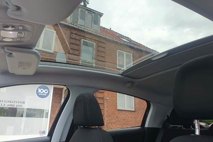 Sort Peugeot 208 fra 2013