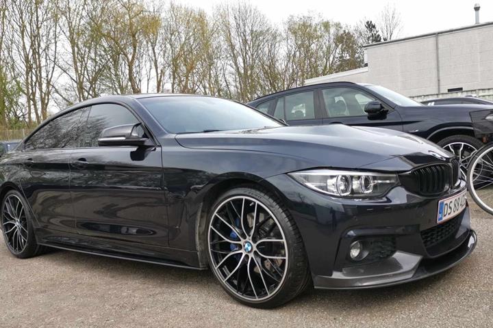 Sort BMW 4-serie fra 2017