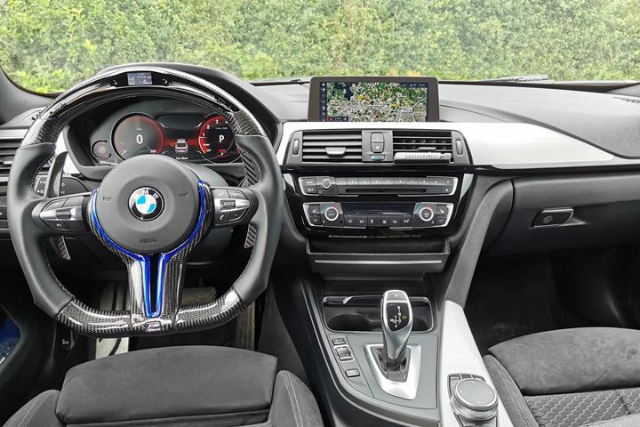 Sort BMW 4-serie fra 2017