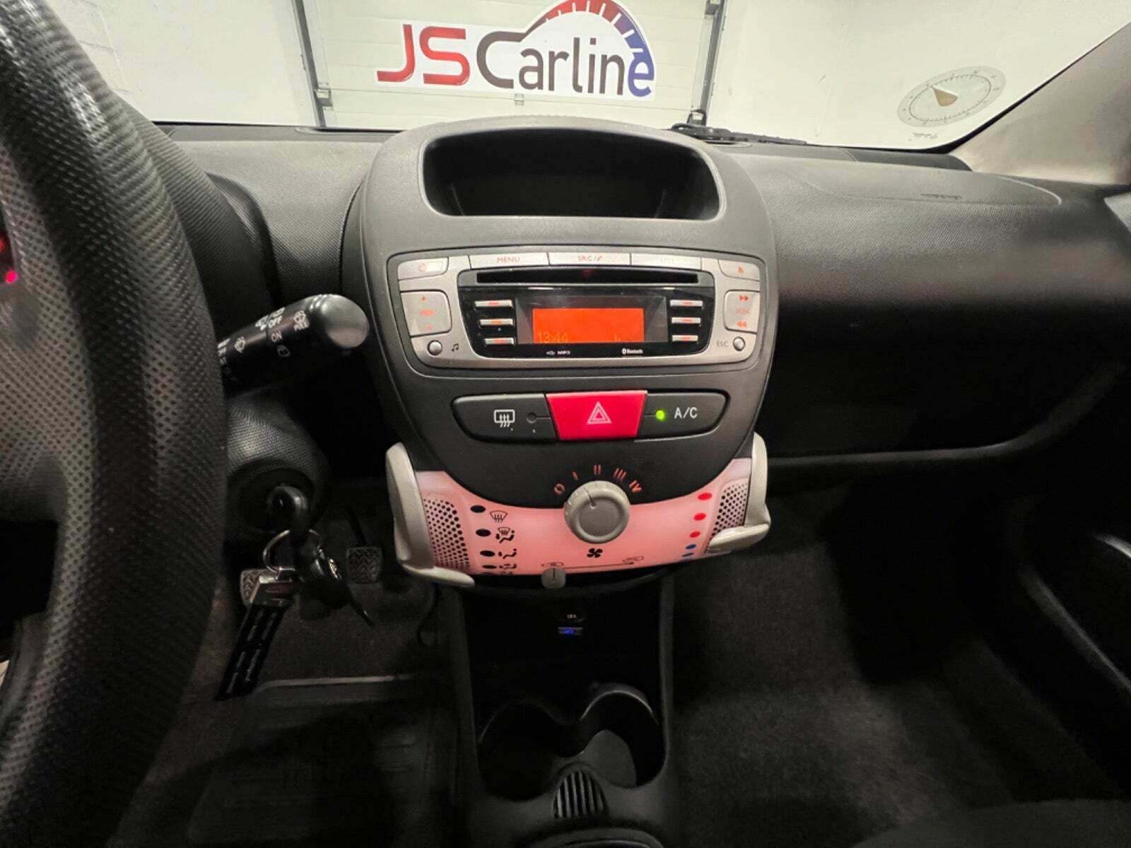 Brun Toyota Aygo fra 2014