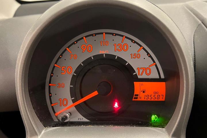 Brun Toyota Aygo fra 2014