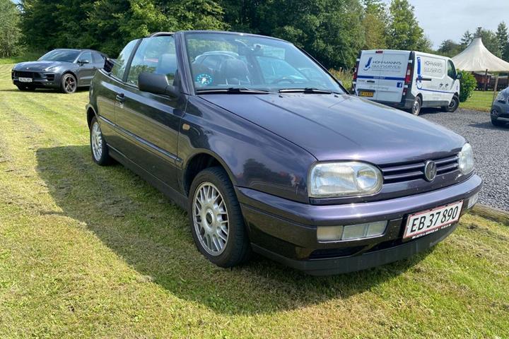 Lilla VW Golf III fra 1997 set udefra