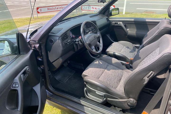 Lilla VW Golf III fra 1997 set indefra