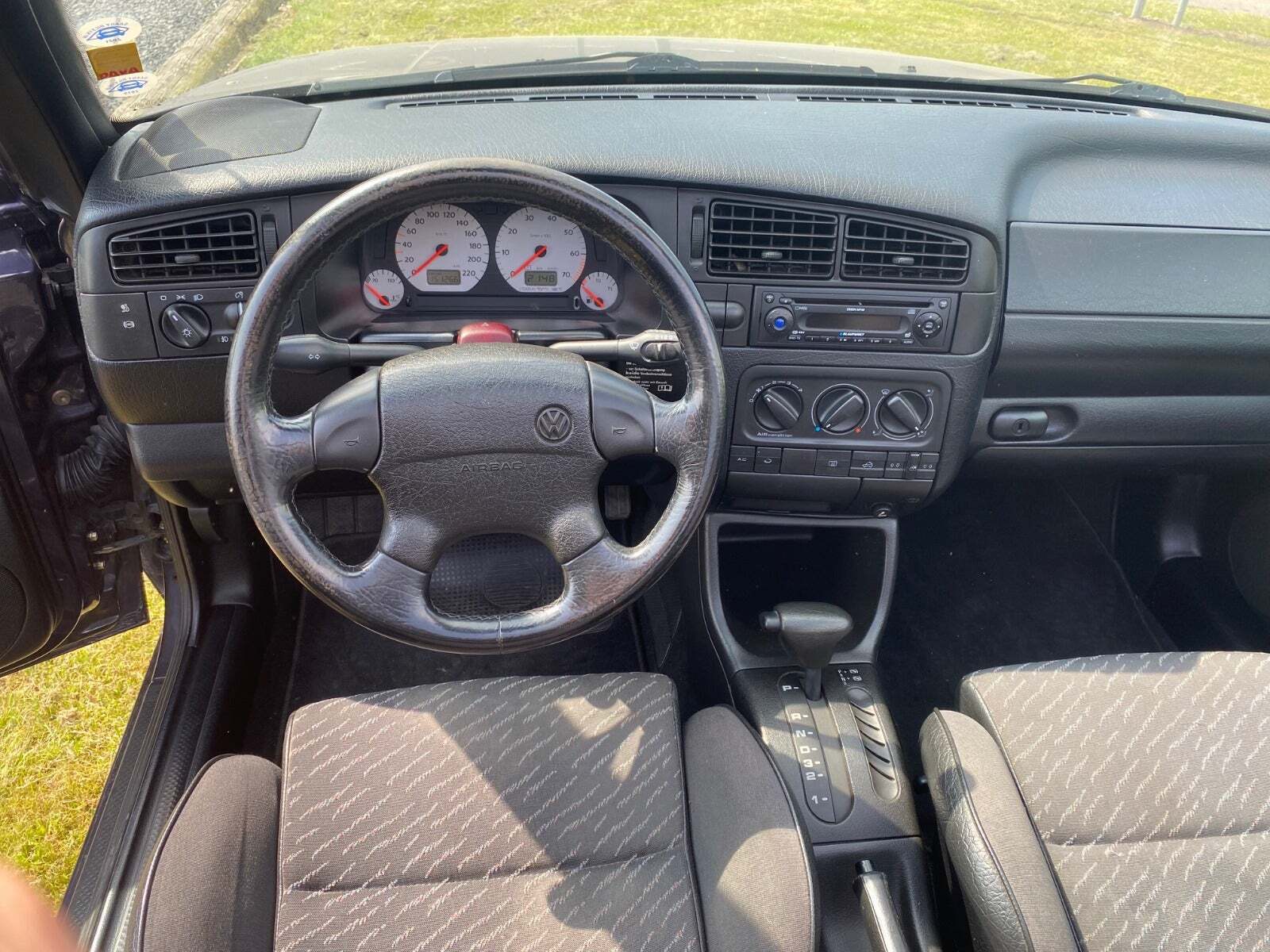 Lilla VW Golf III fra 1997 set indefra