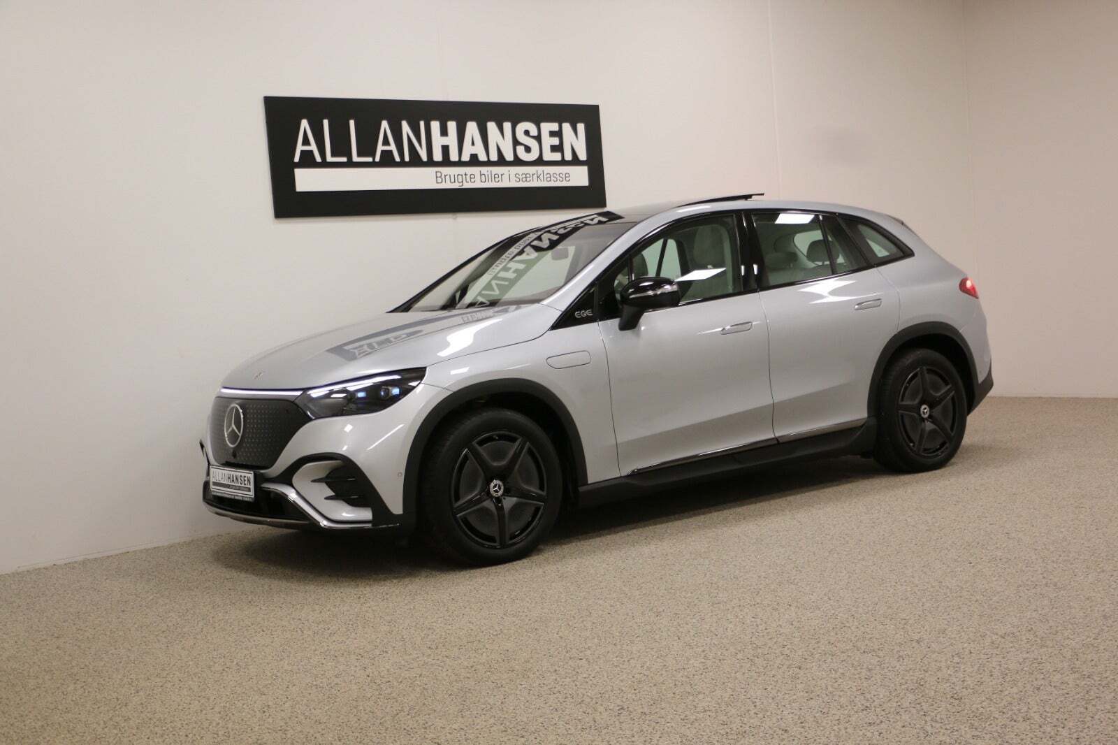 Sølv Mercedes EQE500 SUV fra 2024