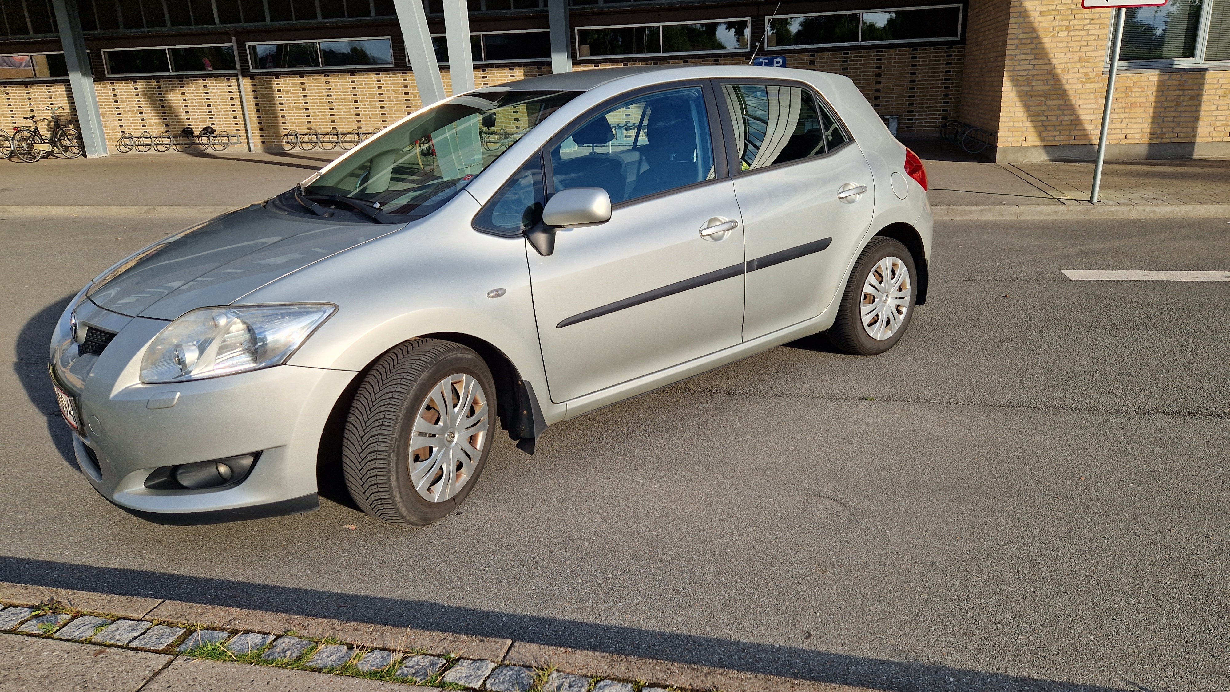 Toyota Auris 1,4 D-4D 5-DØRS HB