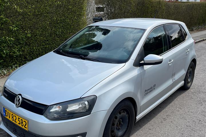 Sølv VW Polo fra 2011