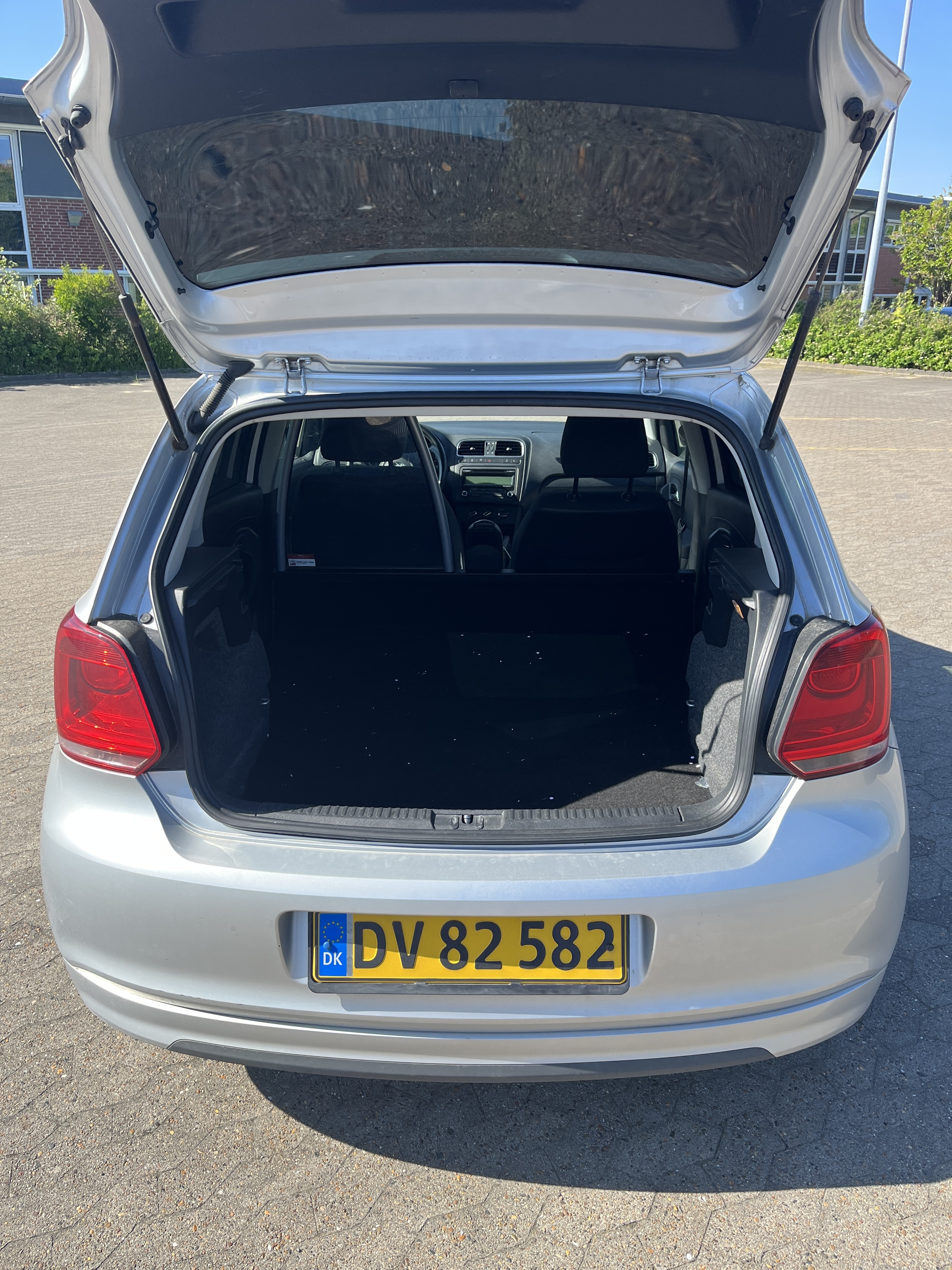Sølv VW Polo fra 2011