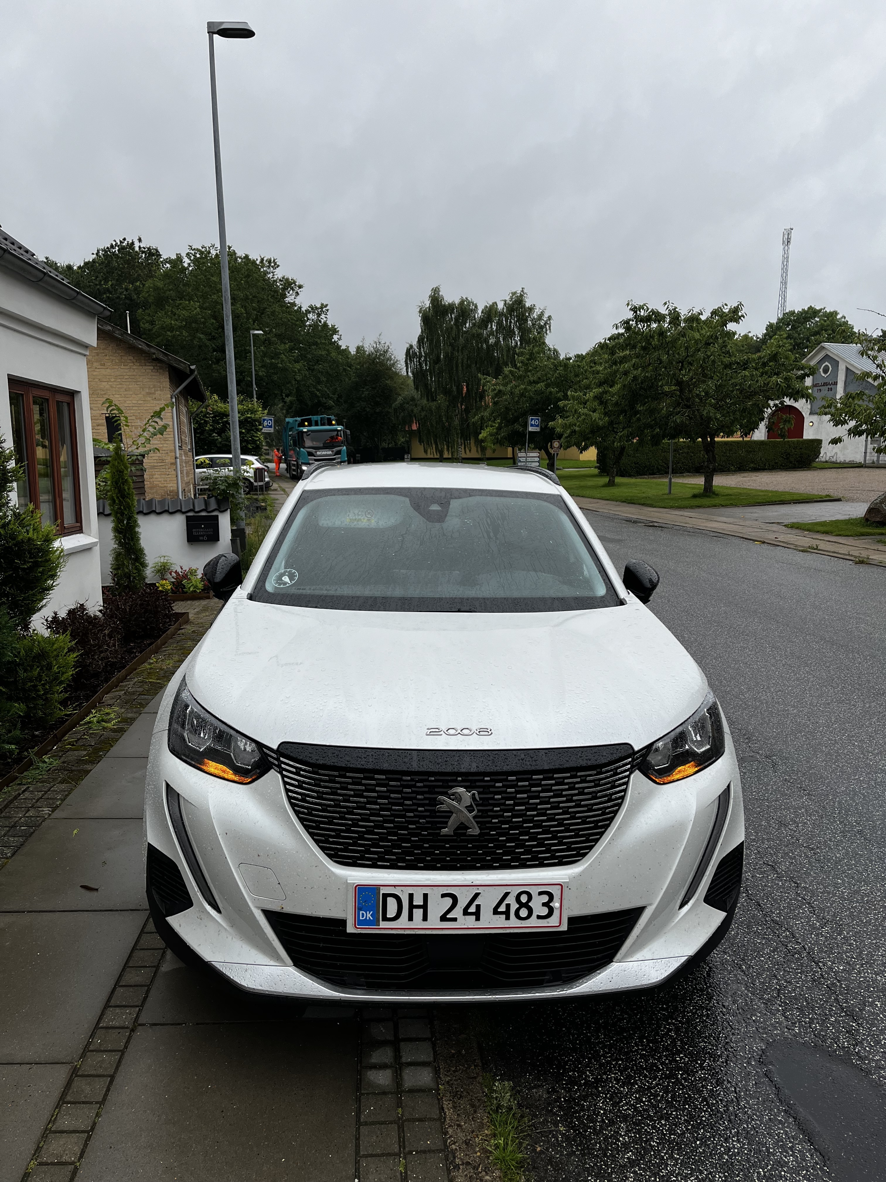 Hvid Peugeot 2008 fra 2022