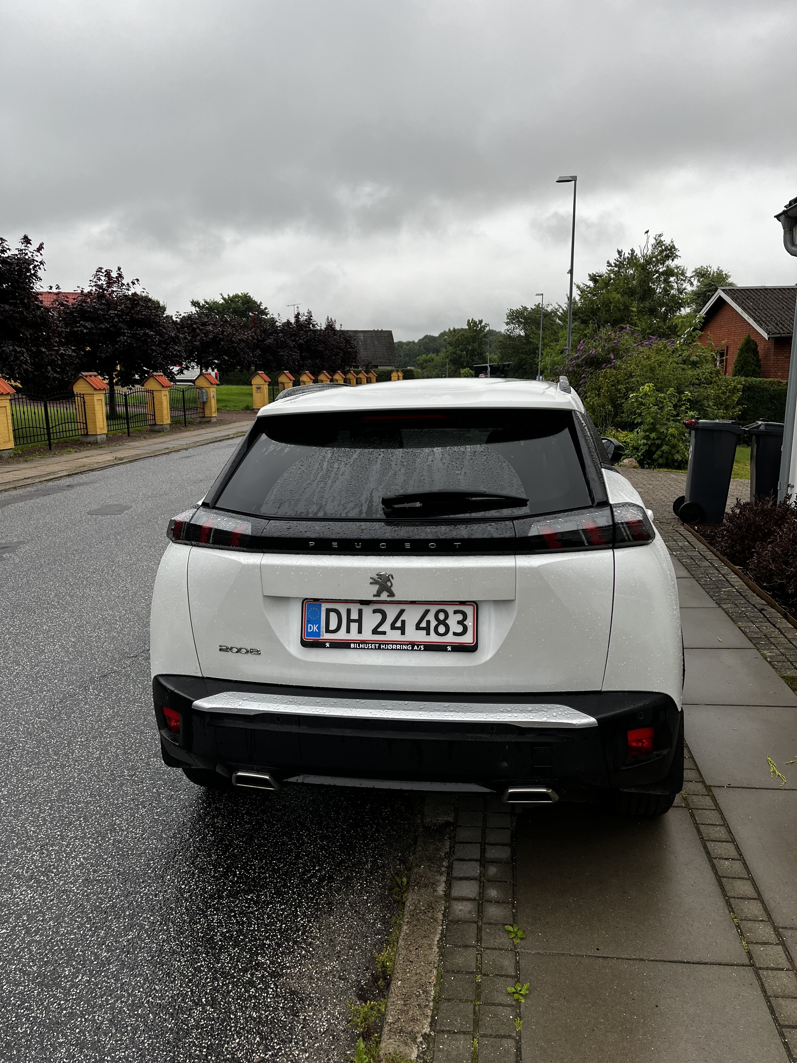 Hvid Peugeot 2008 fra 2022