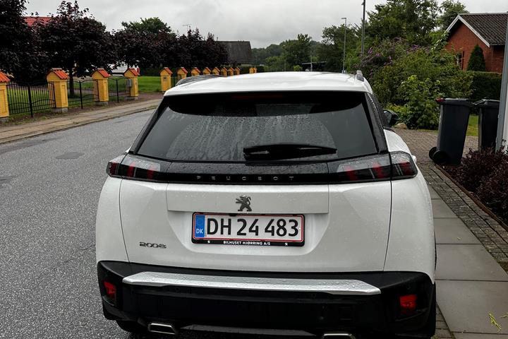 Hvid Peugeot 2008 fra 2022