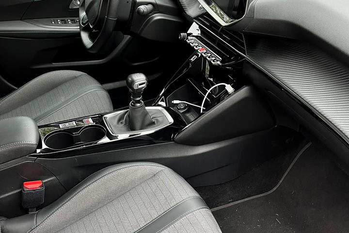 Hvid Peugeot 2008 fra 2022