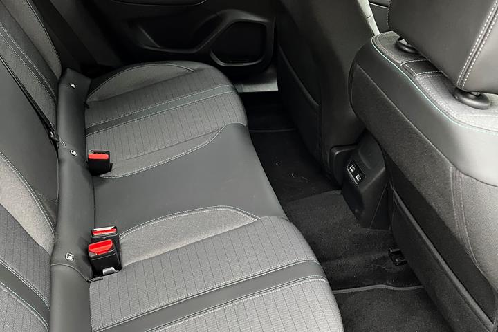 Hvid Peugeot 2008 fra 2022
