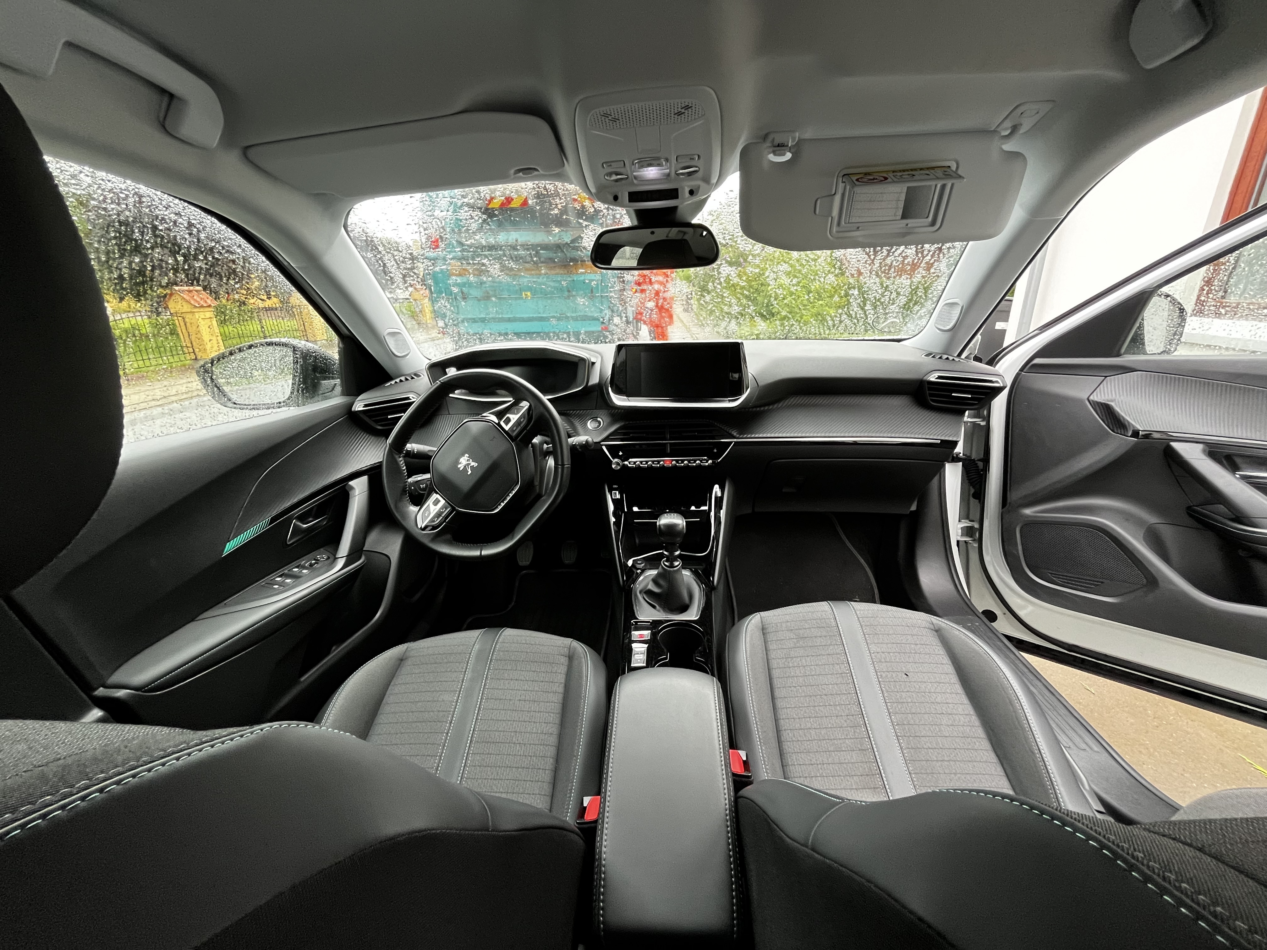 Hvid Peugeot 2008 fra 2022