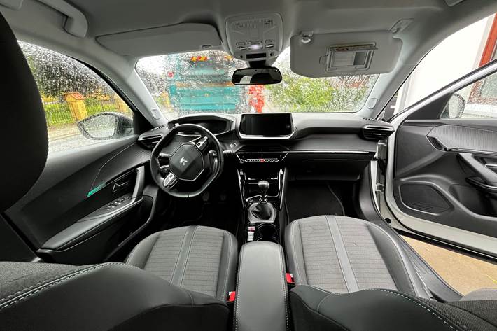 Hvid Peugeot 2008 fra 2022