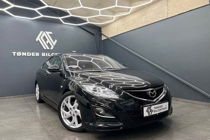 Sort Mazda 6 fra 2010 set udefra